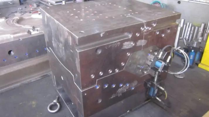 Taizhou Huangyan Chenhang Mould Factory