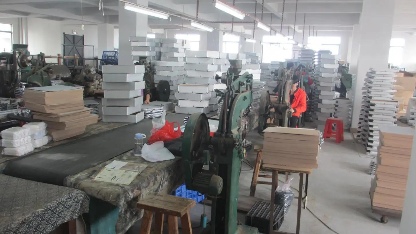 Nanhai Taiping Hardware Plastics  Factory