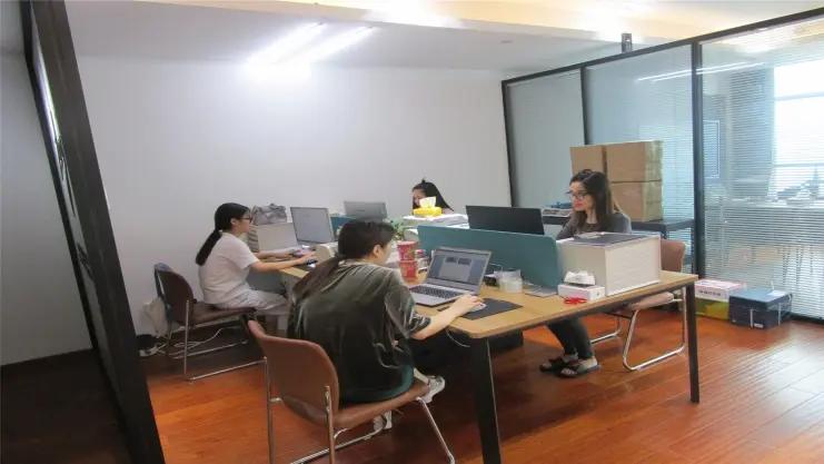 Shaoxing Zhuojin Cosmetics Packing Co., Ltd.