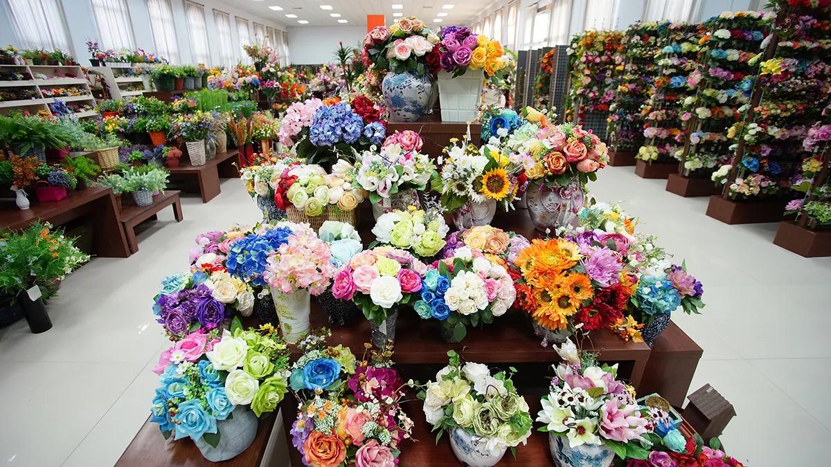 Yiwu Hongying Arts & Crafts  Co.,Ltd.