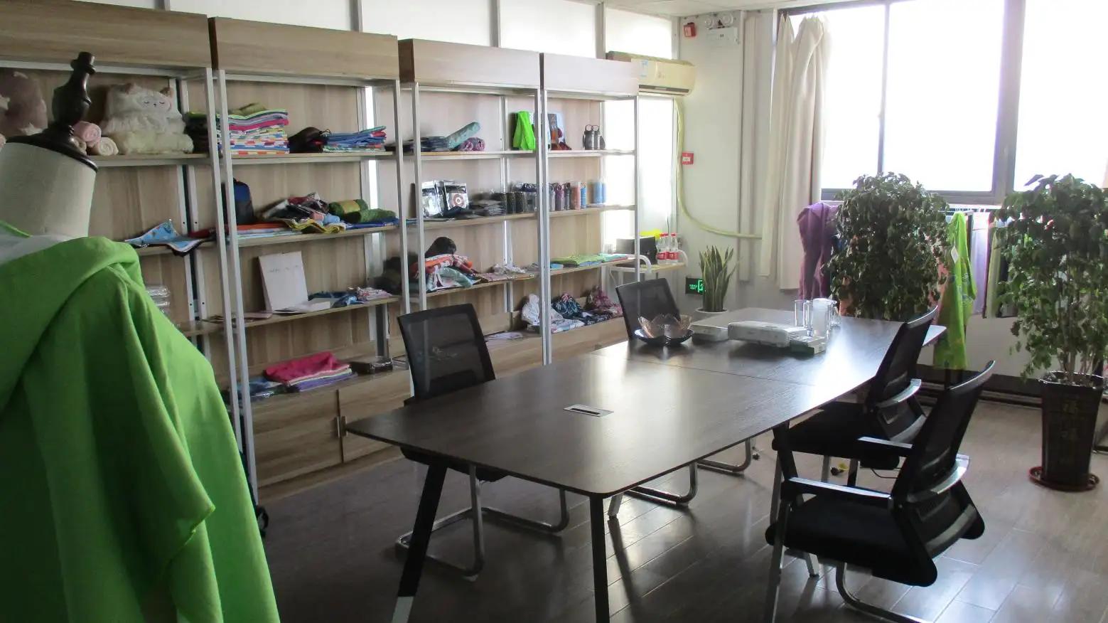 Wuxi Longjia Textile Co., Ltd.