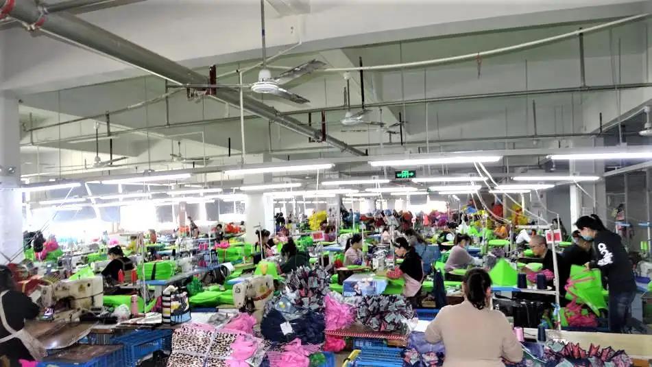 Cangnan Color Bag Co., Ltd.