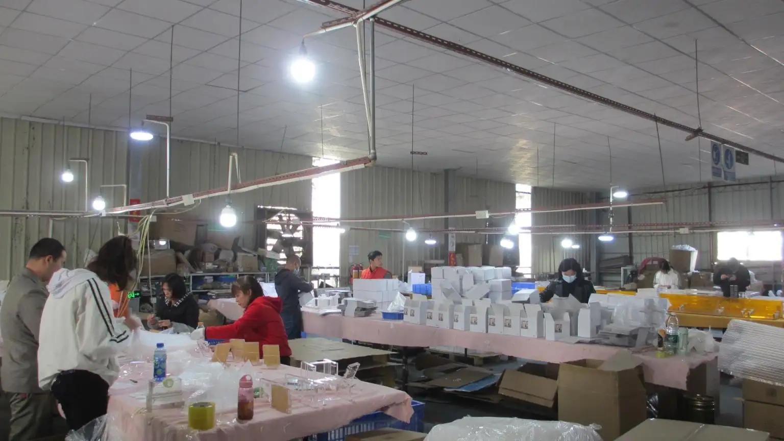 Foshan City Nanhai Huisen Plexiglass Crafts Co., Ltd.