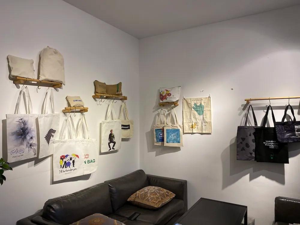 Ningbo Luckystar E-Commerce Co., Ltd.