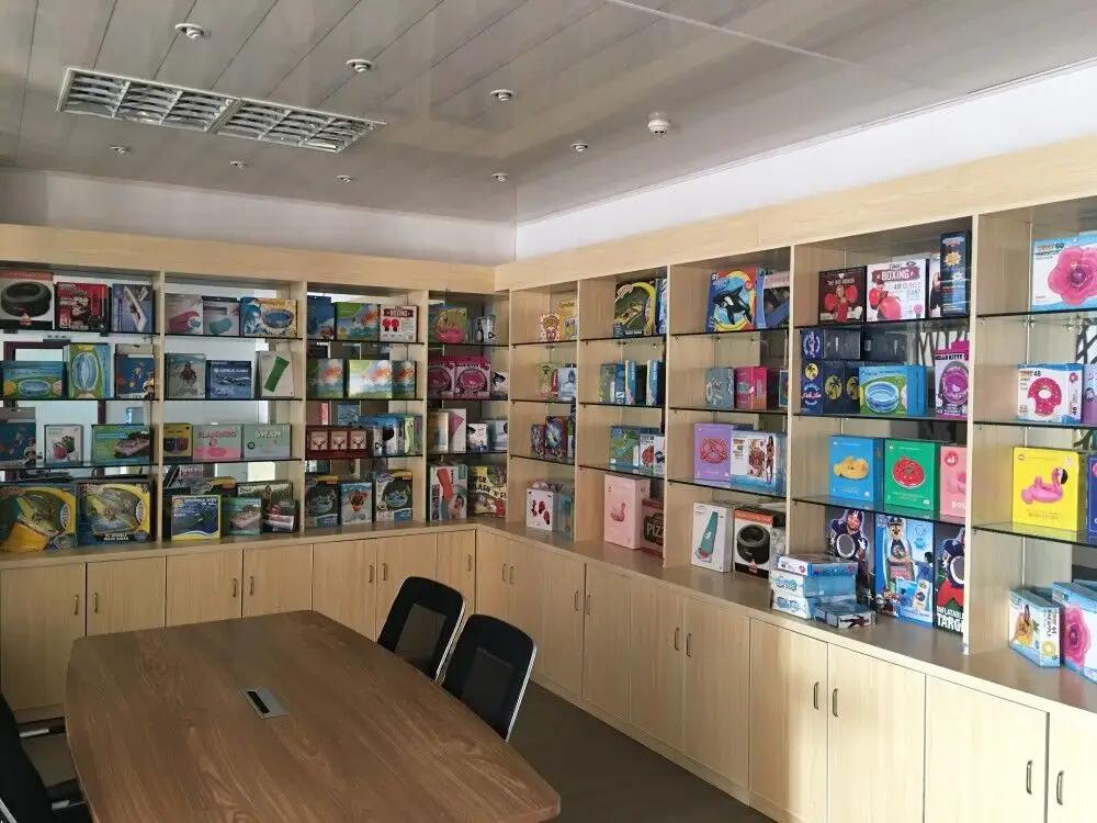 Yiwu City Chenxuan Imp. &Exp. Co., Ltd.