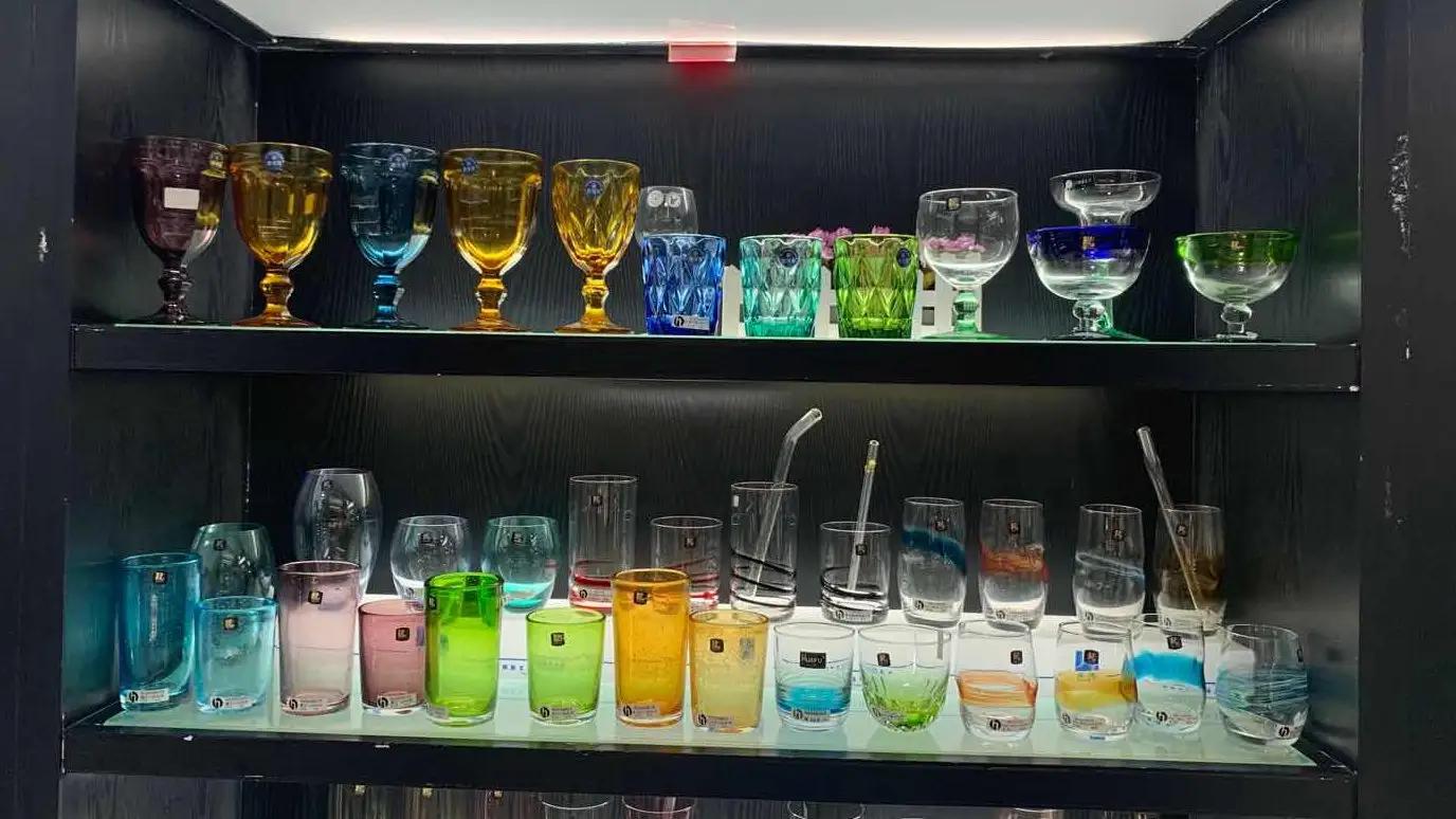 Wuhan Xinhuahang Household Goods Co., Ltd.