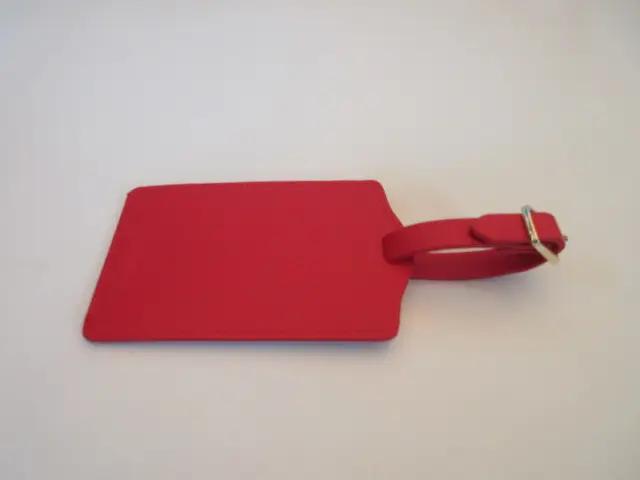 Guangzhou Denglinlu Leather Products Co., Ltd.