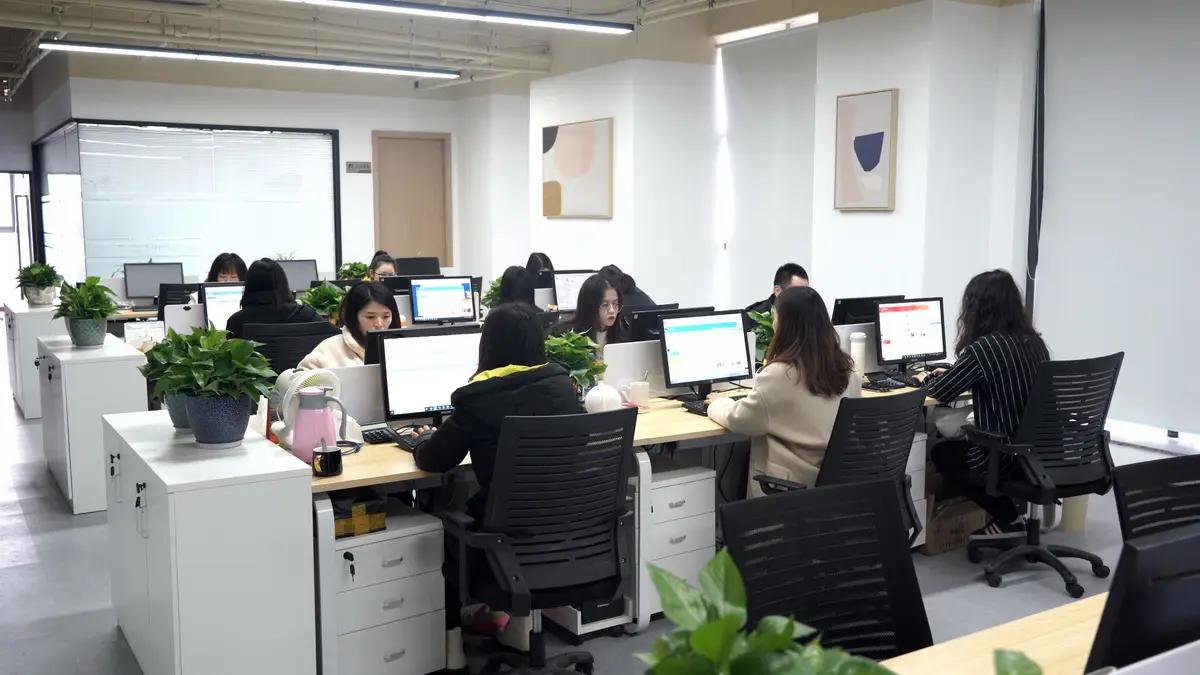 Xiamen Starlights Trading Co., Ltd.
