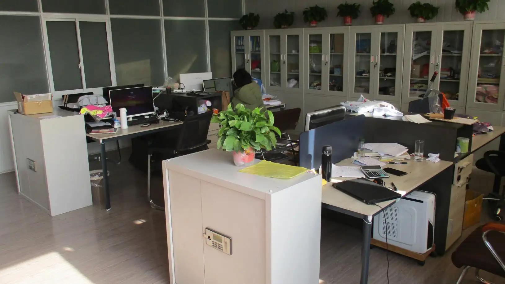 Wuxi Longjia Textile Co., Ltd.
