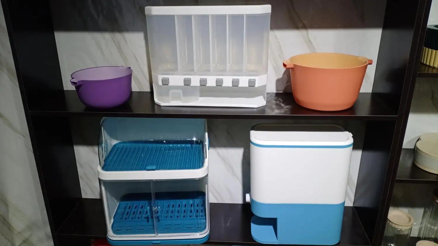 Taizhou Huangyan Hongchen Mould Plastics Co., Ltd.