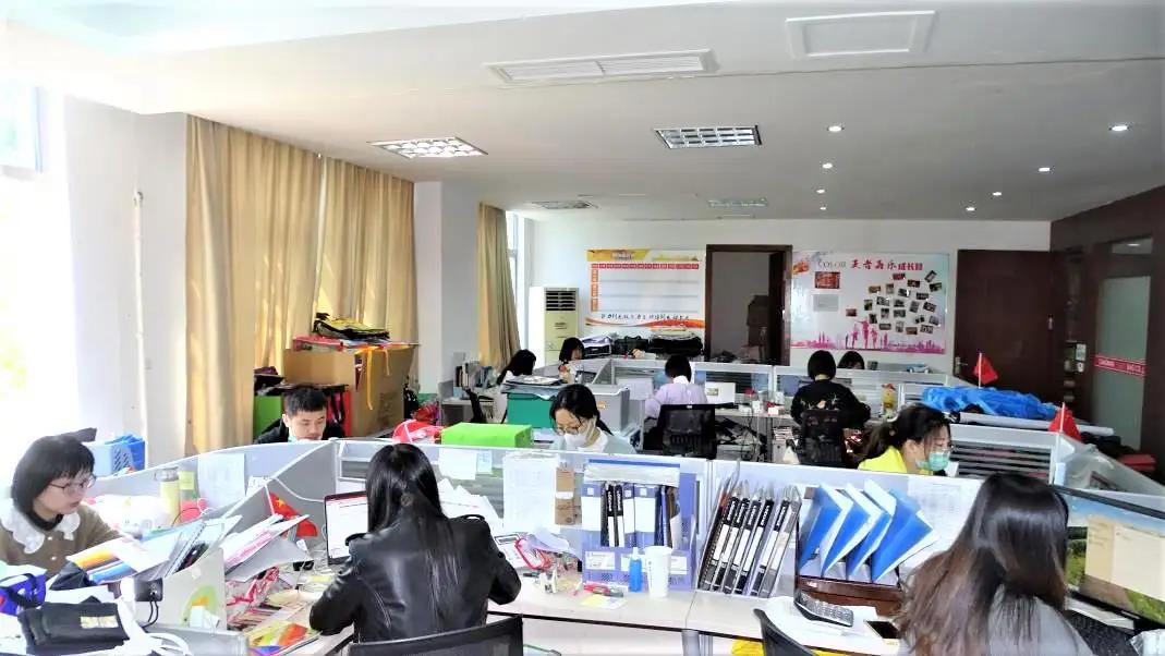 Cangnan Color Bag Co., Ltd.