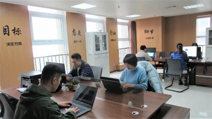 Hejian Hongyi Glass Products Co., Ltd.