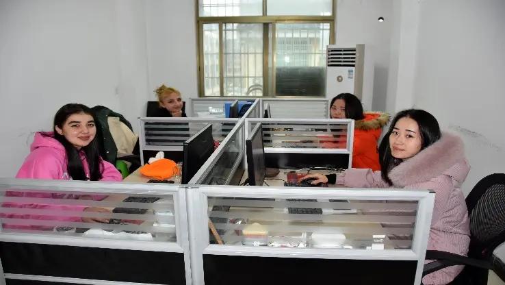 Yiwu Yiheng Electronic Commerce Co., Ltd.