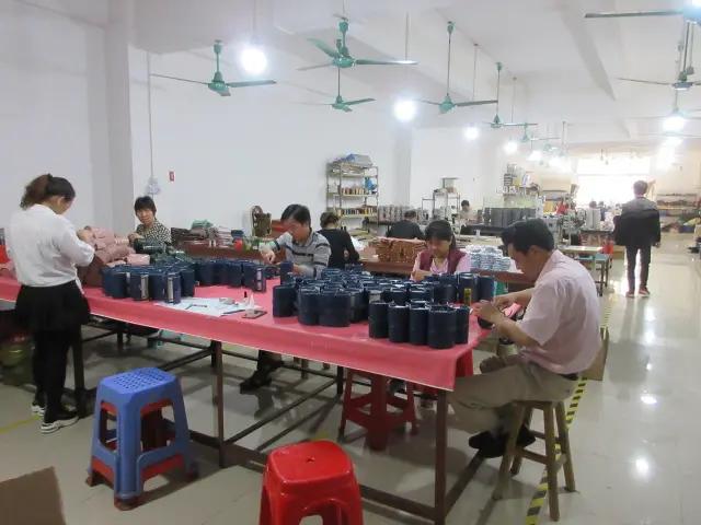 Guangzhou Denglinlu Leather Products Co., Ltd.