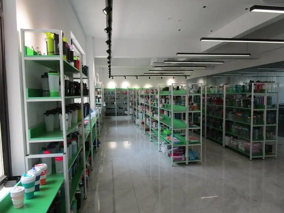 Taizhou Huangyan Tenghua Plastic Technology Co., Ltd.