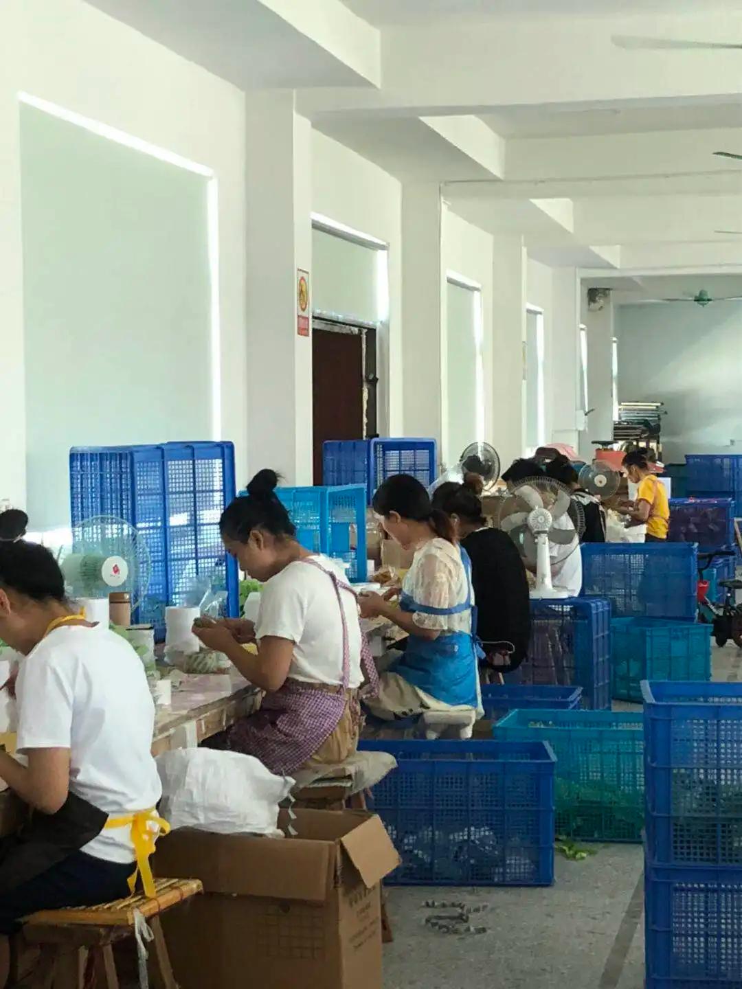 Yiwu Yiyi Crafts Co., Ltd.