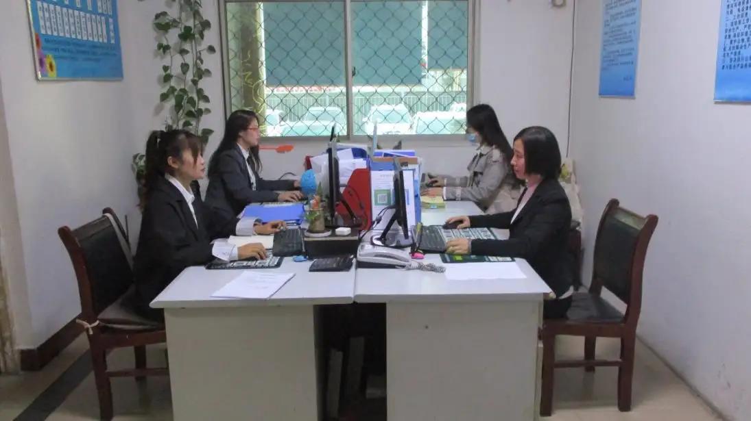Luoyang Yinlong Office Furniture Co., Ltd.