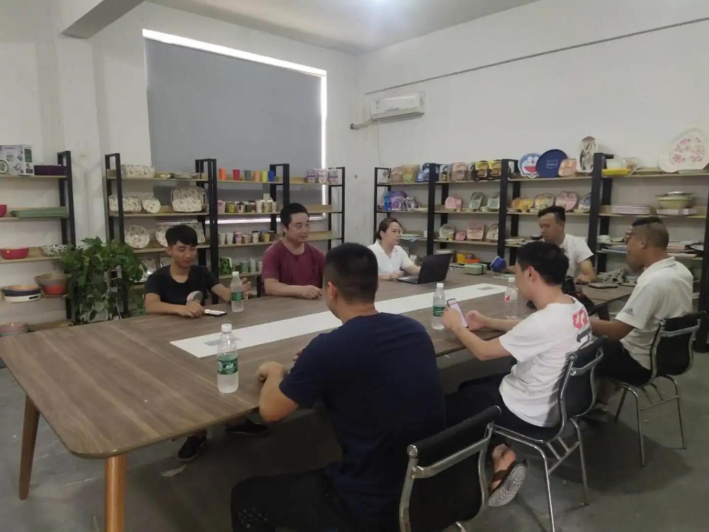 Taizhou Huangyan Xinhui Households Co., Ltd.