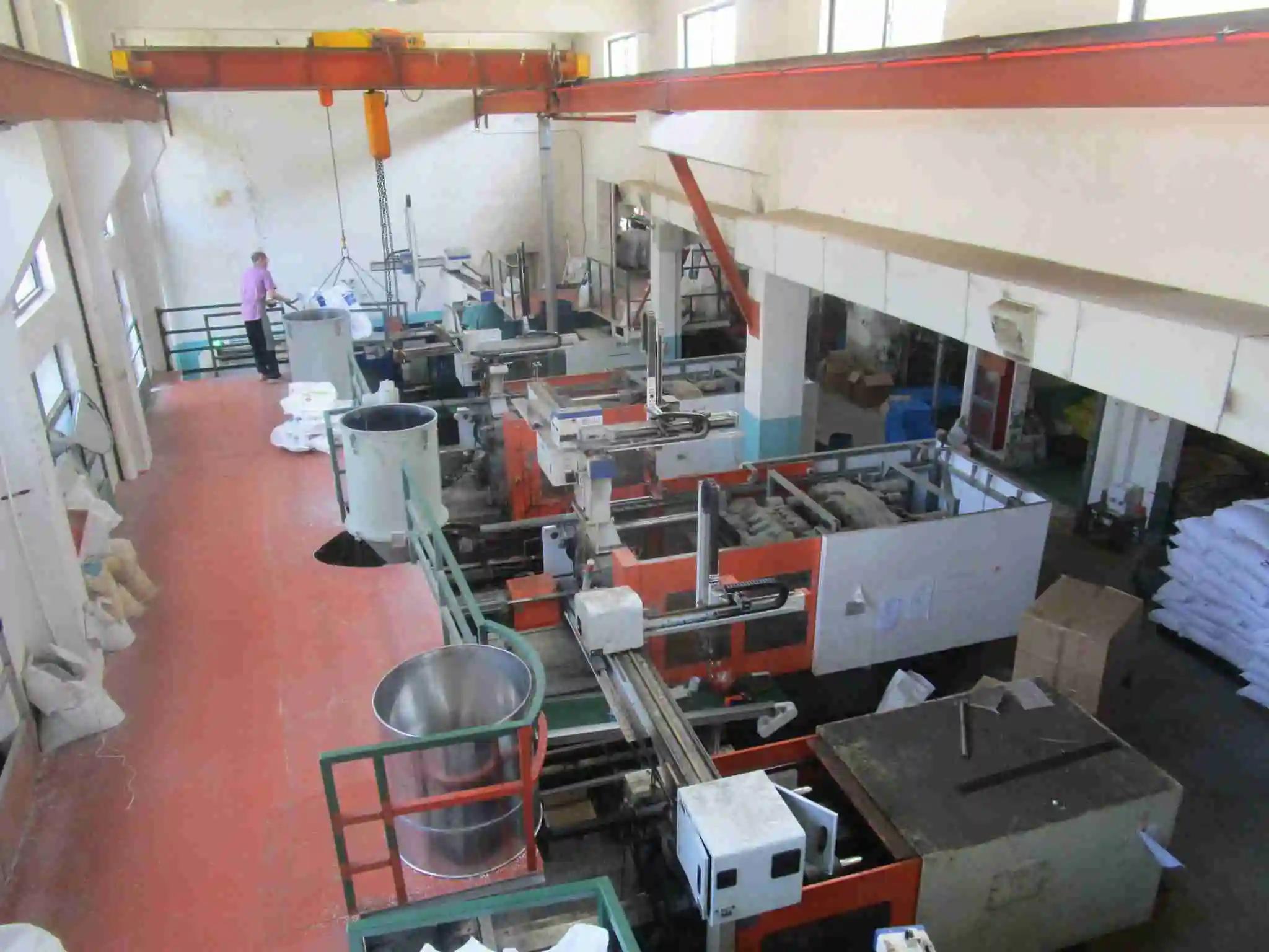 Taizhou Huangyan Lunfa Plastic Co., Ltd.