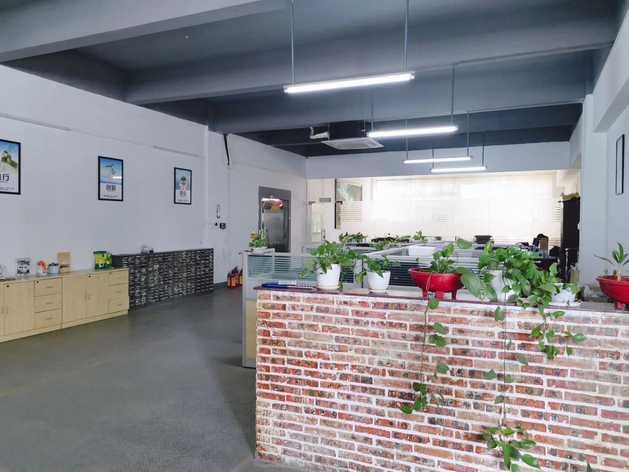 Dongguan Longran Plastic Electronics Co., Ltd.