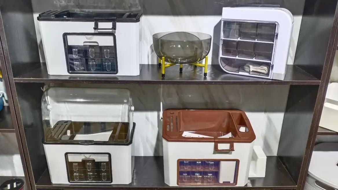 Taizhou Huangyan Hongchen Mould Plastics Co., Ltd.
