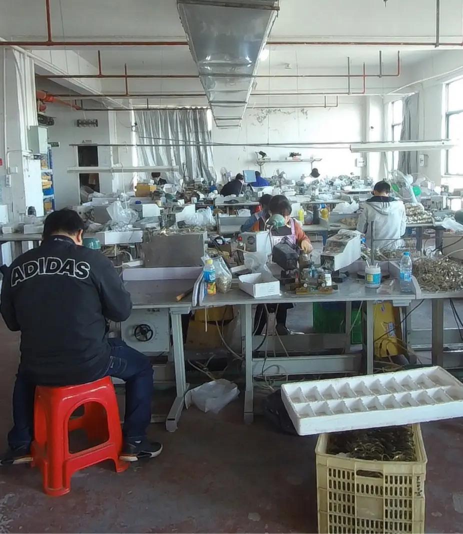 Yiwu Qingcen Glasses Co., Ltd.