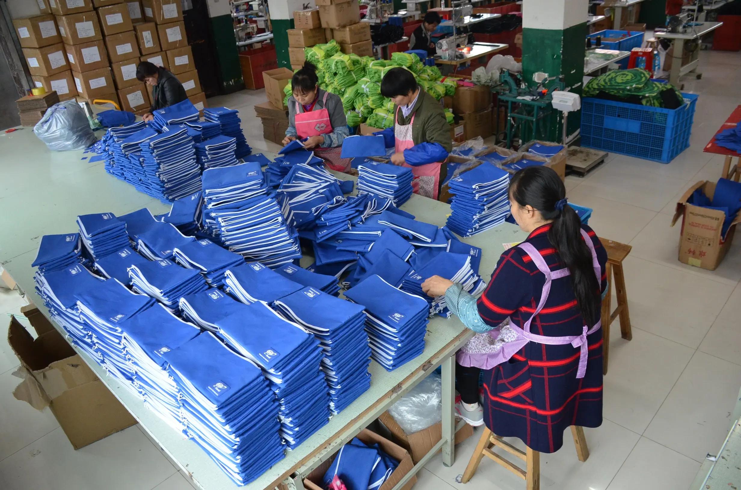 YIWU HONGTAO BAG CO.,LTD
