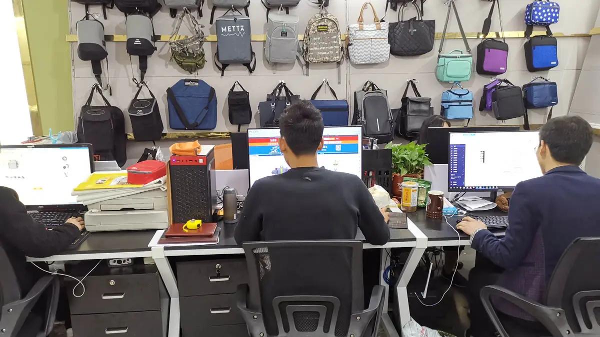 Yiwu Pacer Bags Co., Ltd.