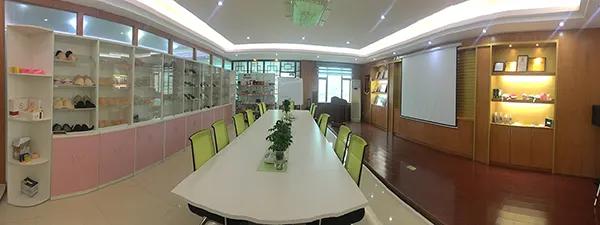 Dongguan Chuangyan Underwear Co., Ltd.
