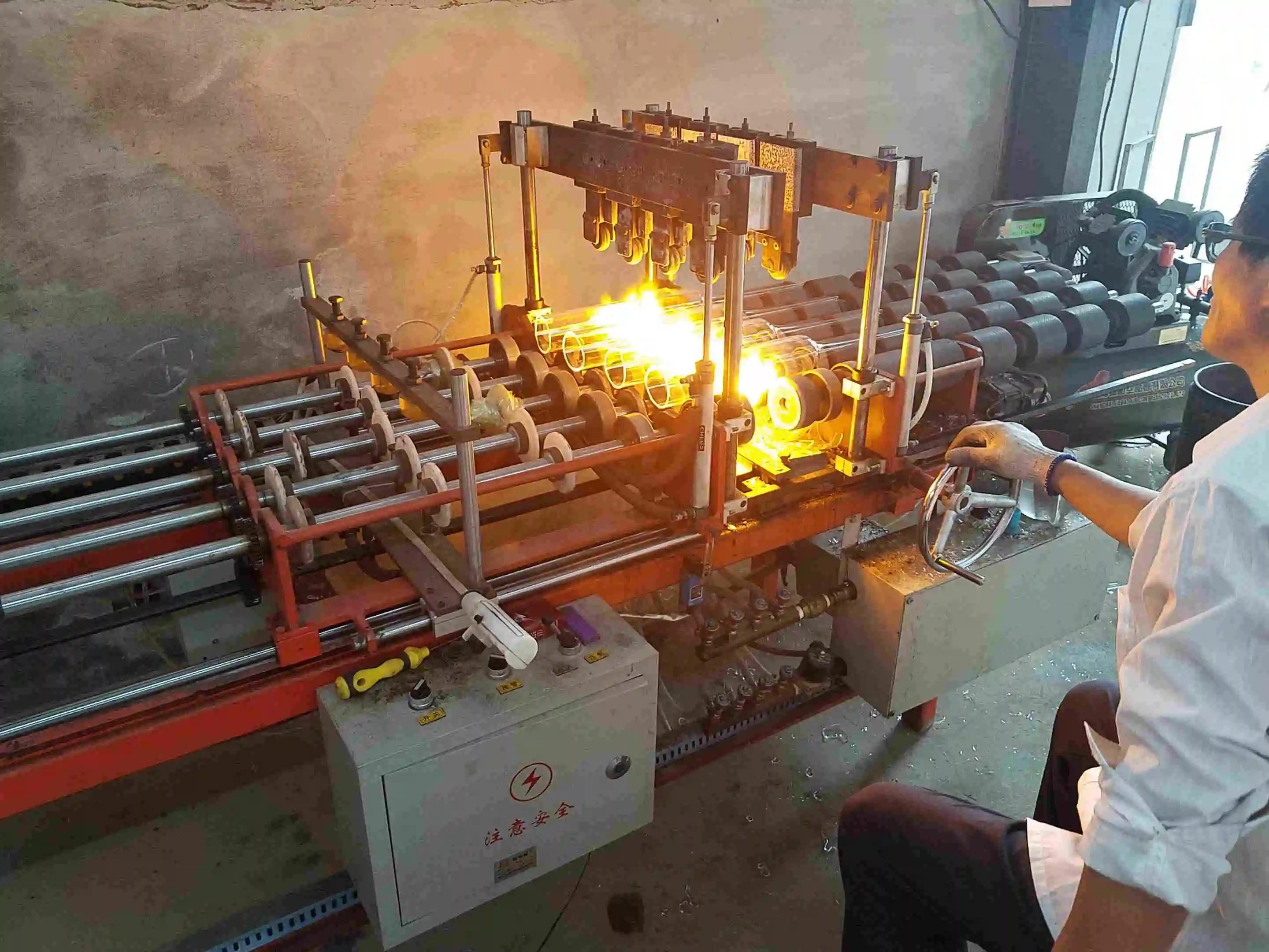 Hejian Xiuzhun Glass Products Co., Ltd.