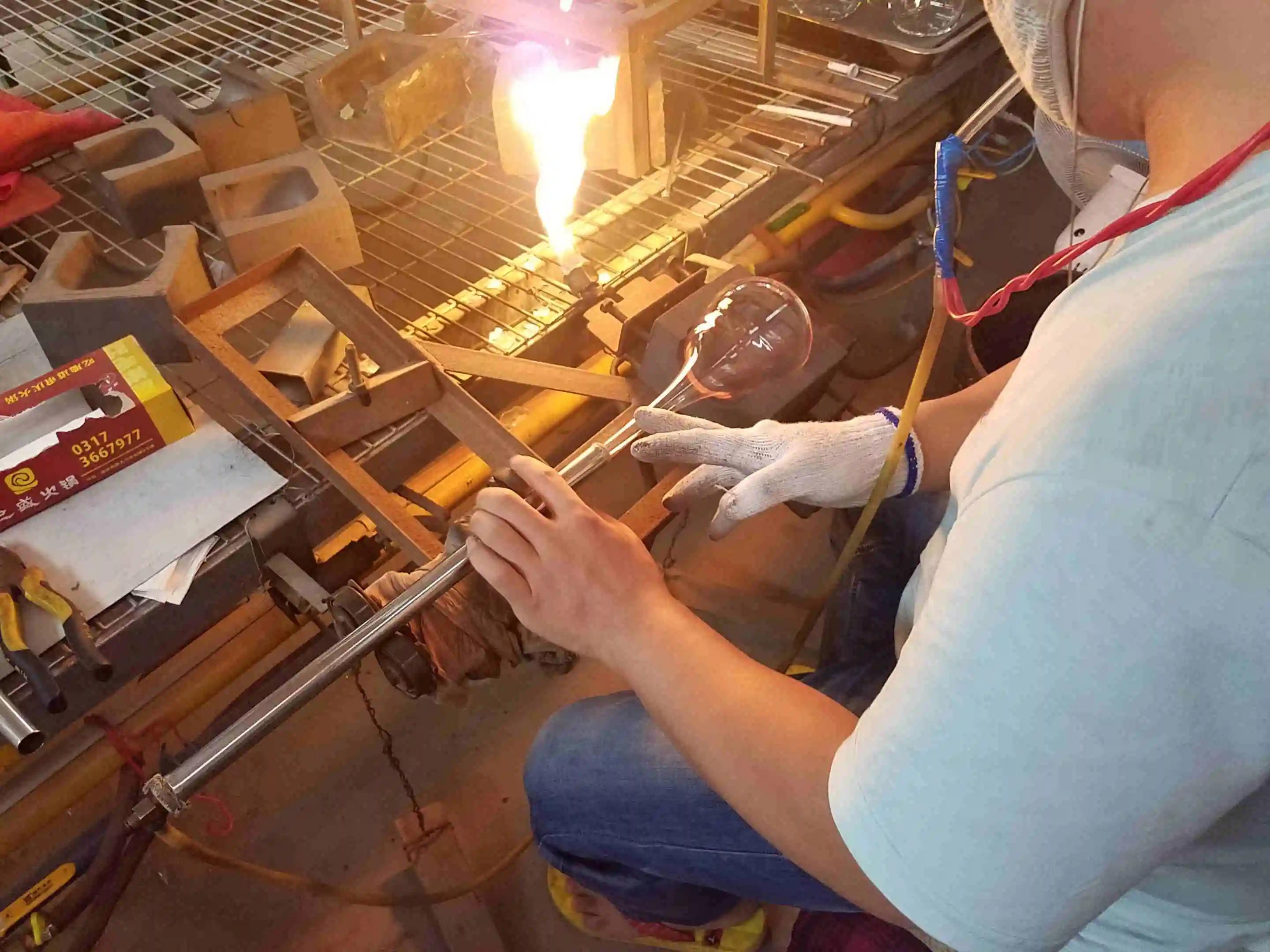 Hejian Xiuzhun Glass Products Co., Ltd.