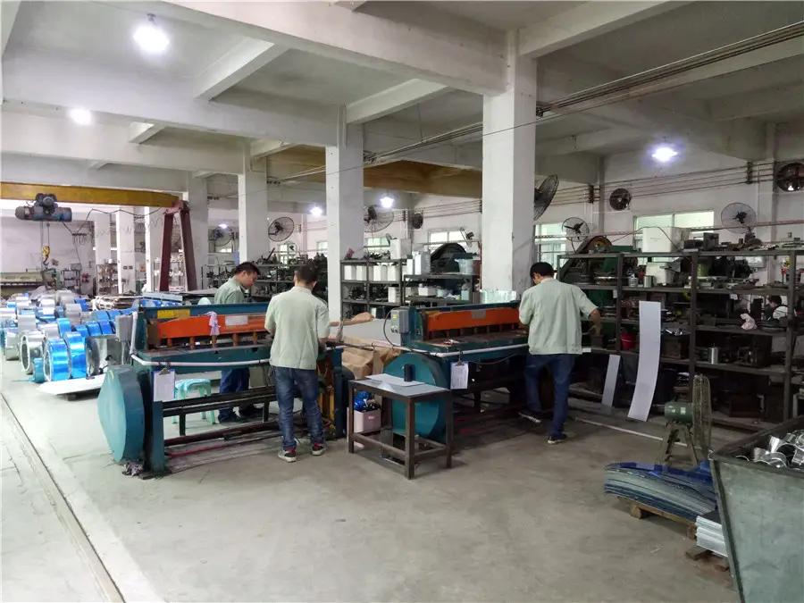Shenzhen Seasonal Gifts And Crafts Co., Ltd.
