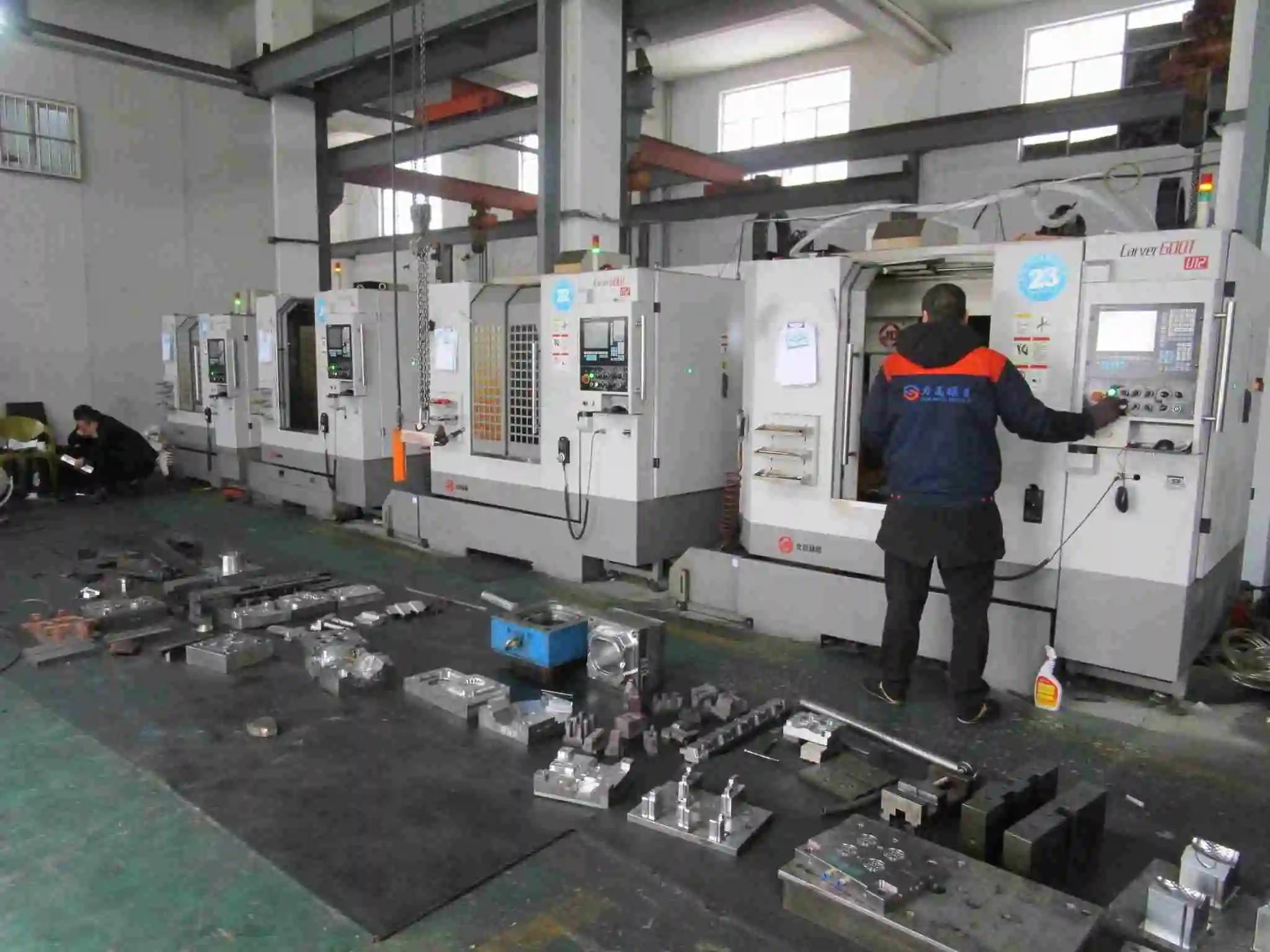 Taizhou Huangyan Solidco Mould Co., Ltd.