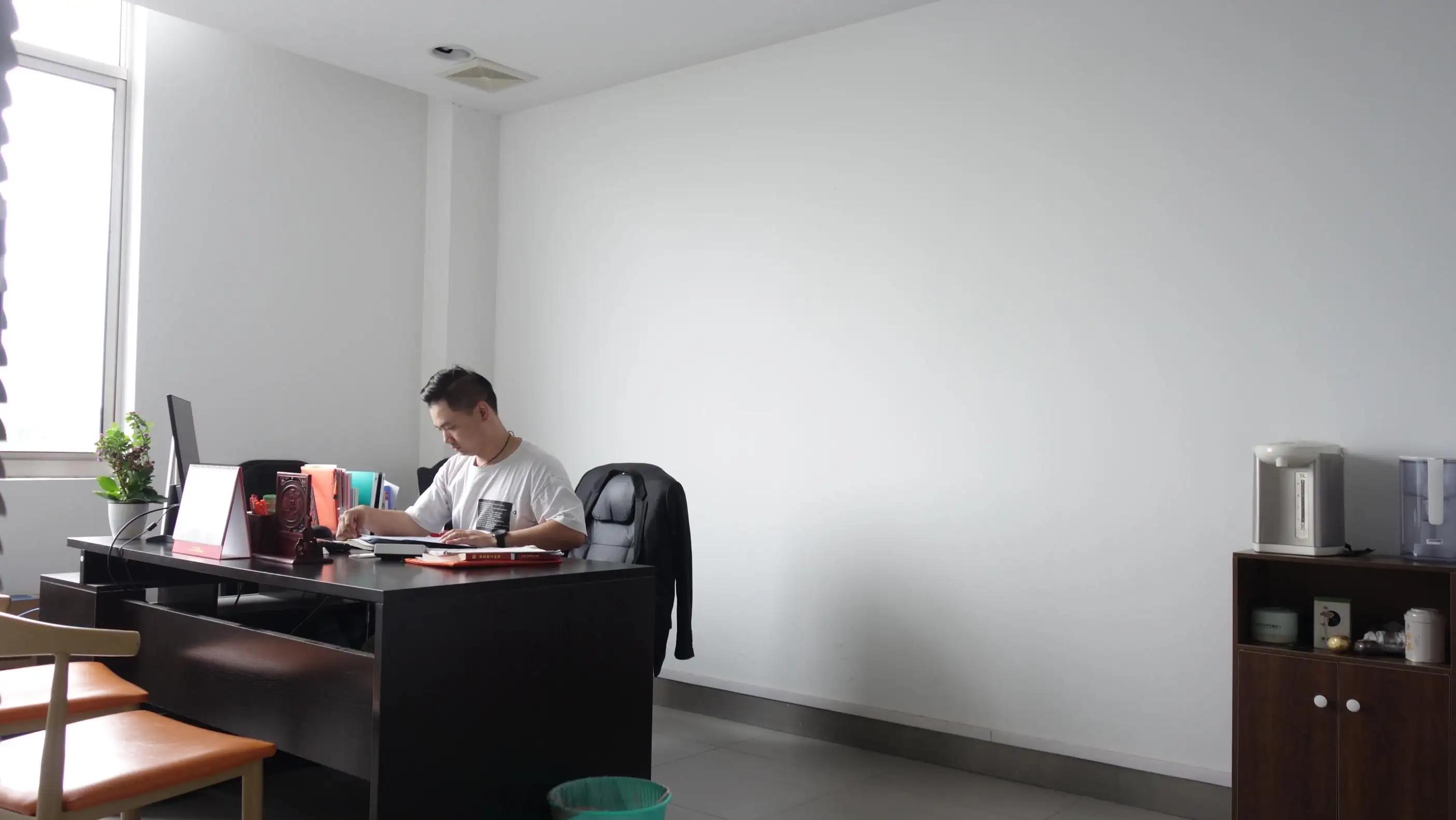 Tongxiang Jinqi Plastic Packaging Co., Ltd.