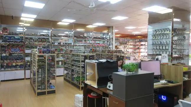 Yiwu Haidong Smoking Set Firm