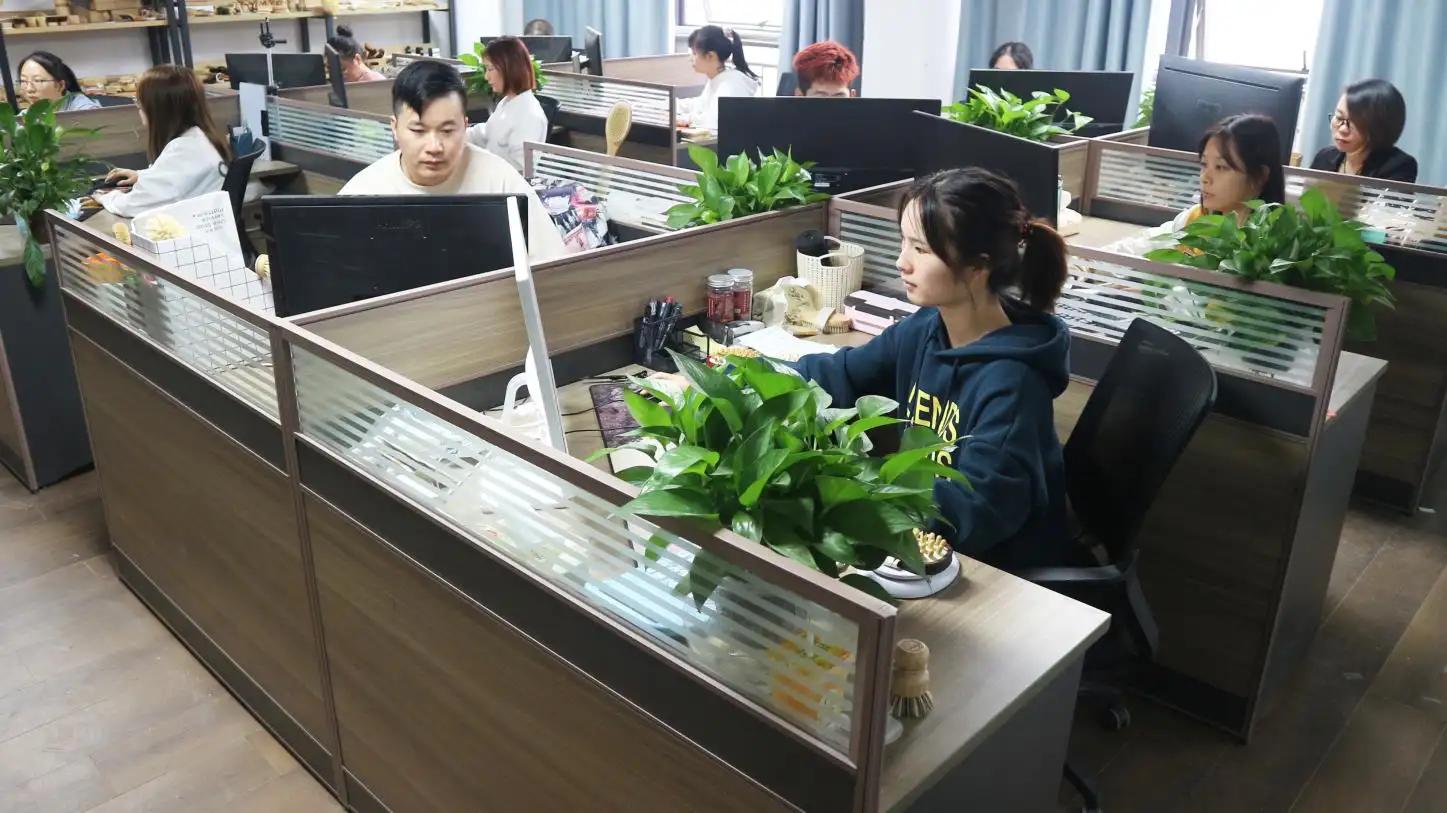 Yiwu Zuqa Craft Co., Ltd.