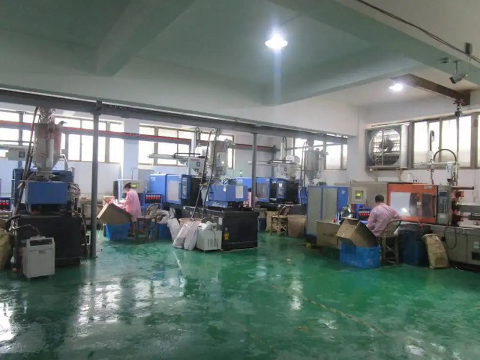 Taizhou Huangyan Tenghua Plastic Technology Co., Ltd.
