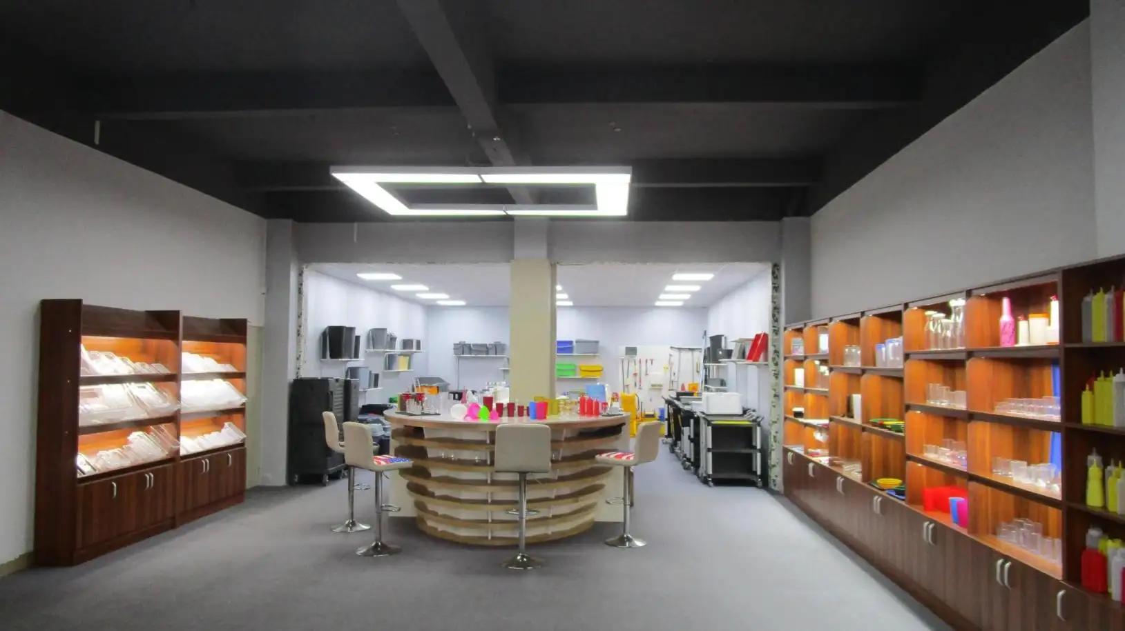 Jiangmen Guanqiang Hardware Plastic Products Co., Ltd.