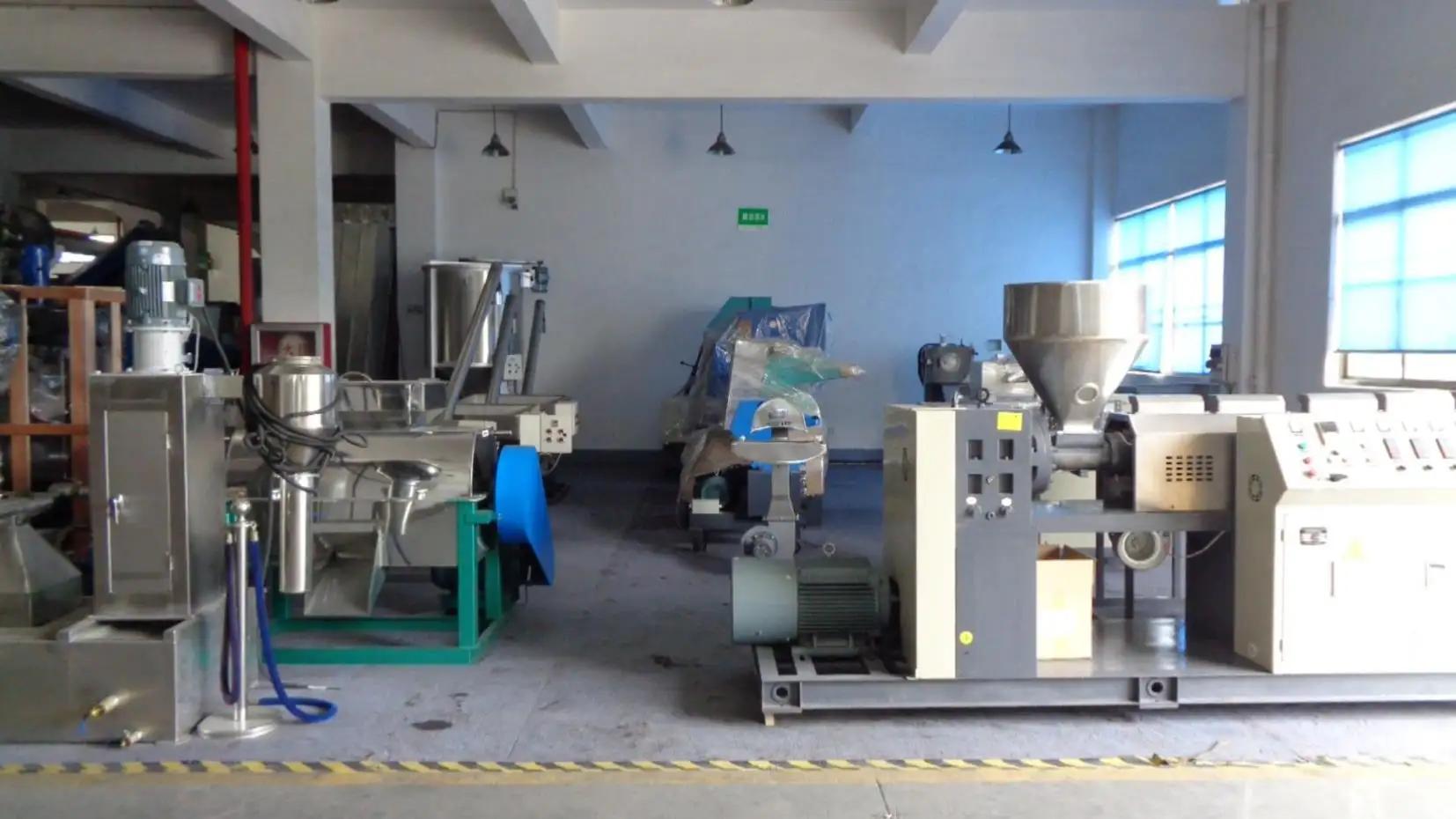 Ningbo Lvhua Plastic & Rubber Machinery Industrial Trade Co., Ltd.