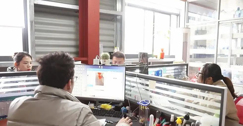 Taizhou Shuanghao Plastic Mould Co., Ltd.