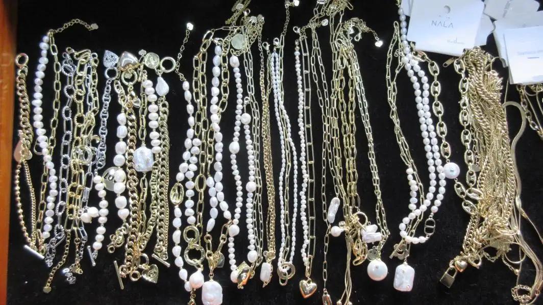 Yiwu J And D Jewelry Co., Ltd.