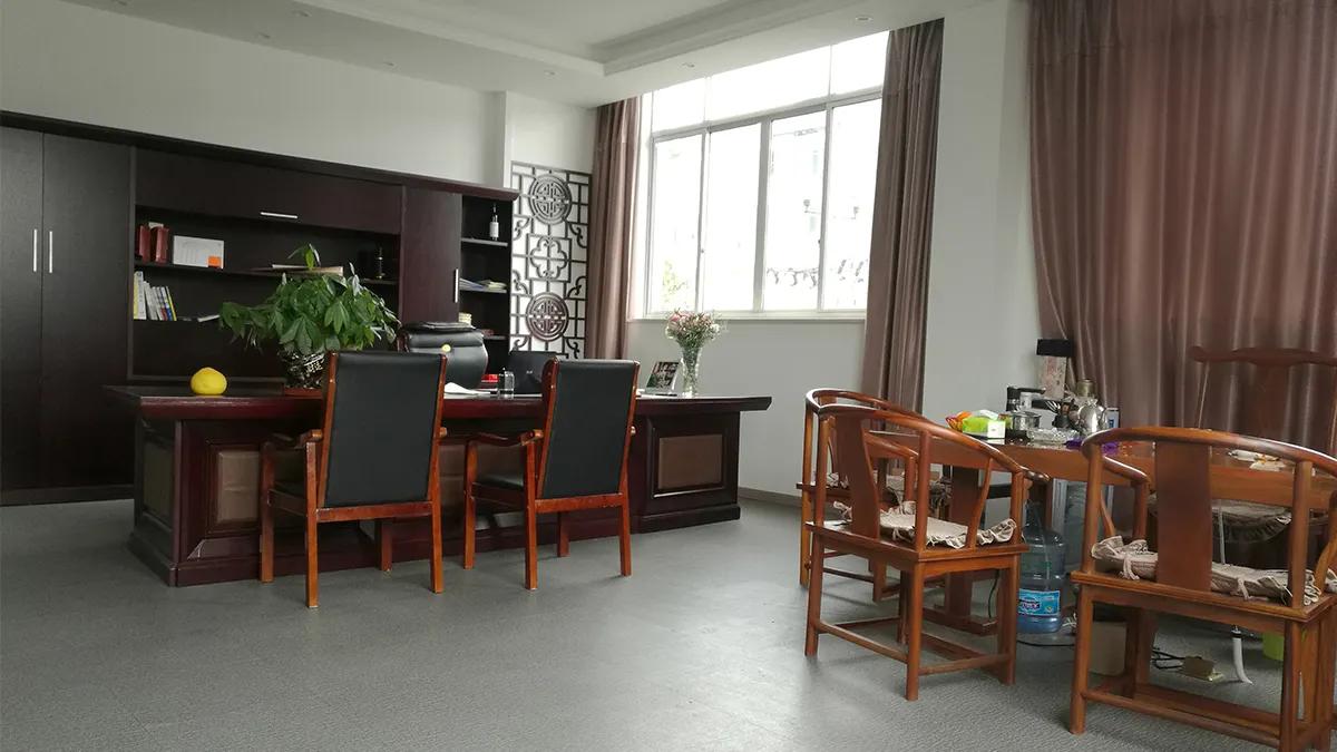 Taizhou Three Leaf Daily Products Co., Ltd.