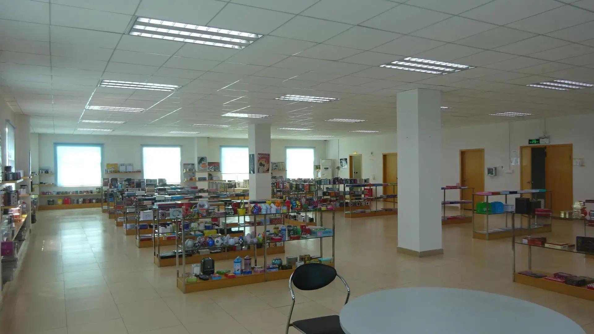 Dongguan Shenglian Tins Products Co., Ltd.