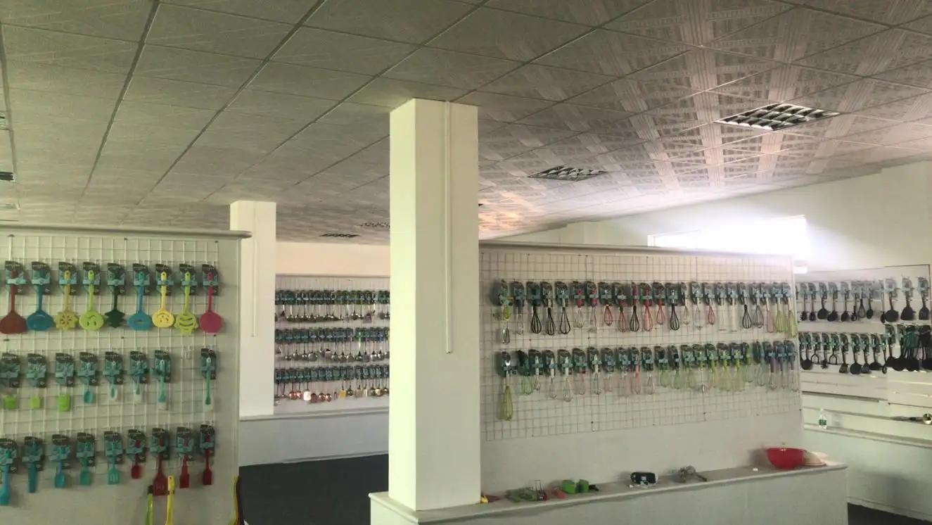 Yangjiang Jiangcheng Diyu Hardware& Plastic Factory