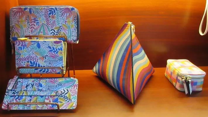 Yiwu Autumnwell Leatherware Co., Ltd.