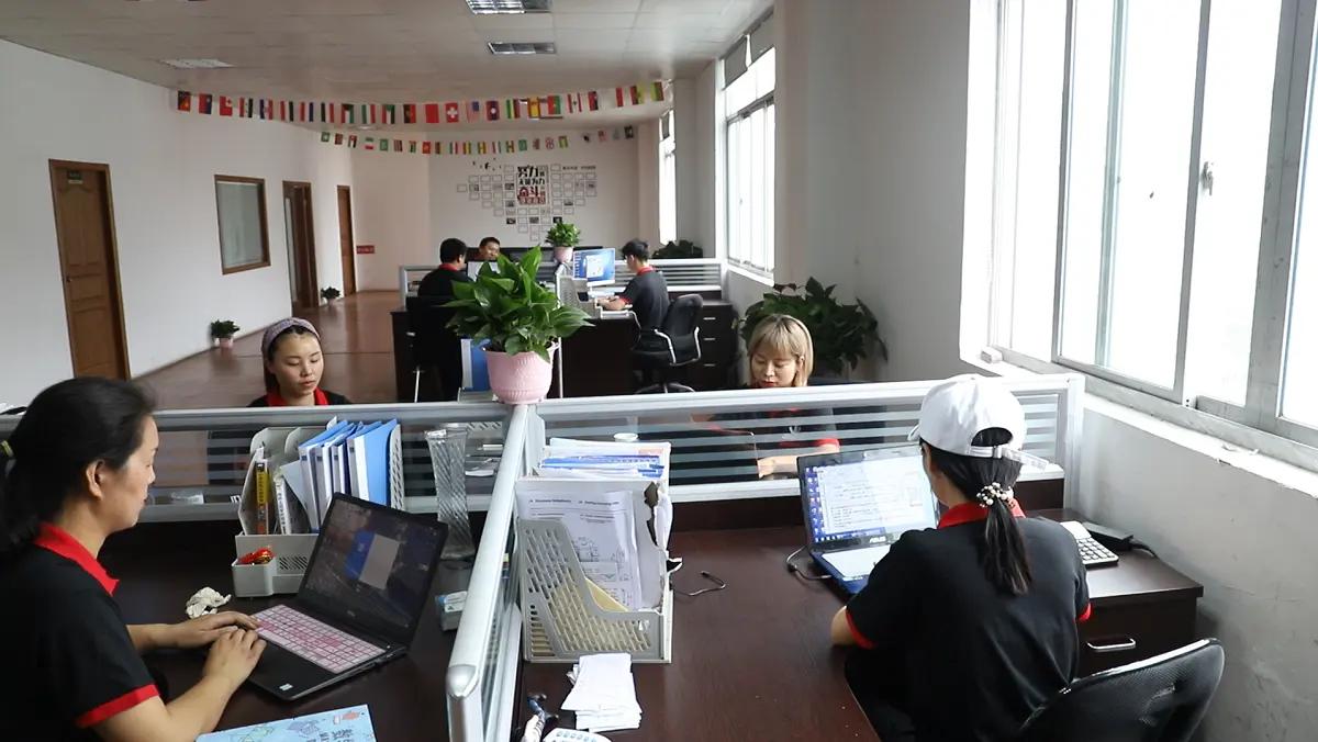 Yuyao Jianjin Plastics Co., Ltd.
